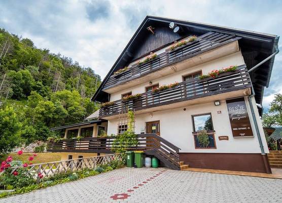 Bed & Breakfast Hisa Resje 1