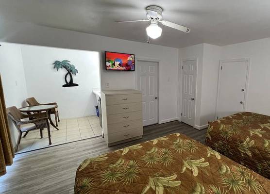 Riviera Resort & Suites 1