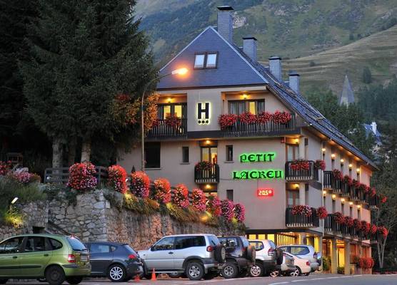 Hotel Petit Lacreu 1