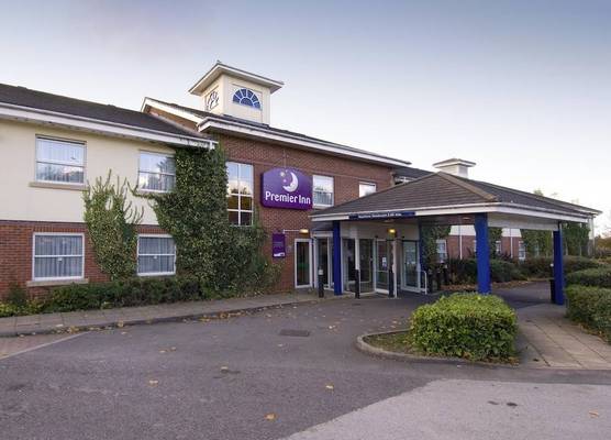 Premier Inn Rugby North - Newbold 1