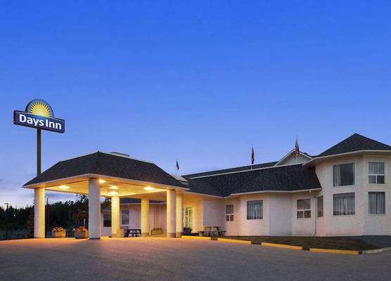 Days Inn by Wyndham Hinton 1