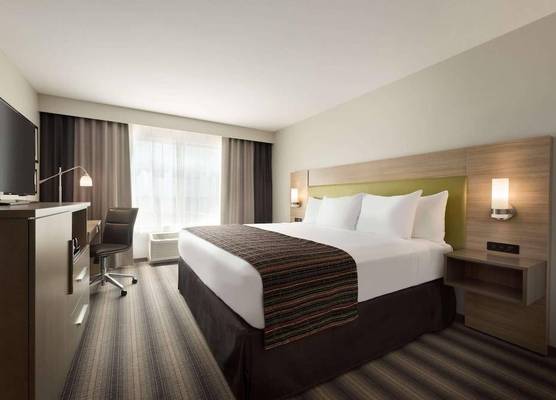 Country Inn & Suites by Radisson, Indianola, IA 1
