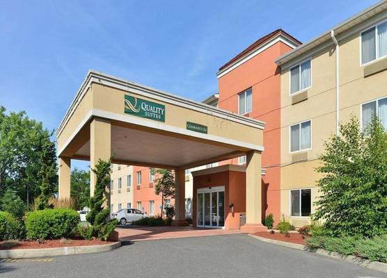 Quality Suites Stratford 1