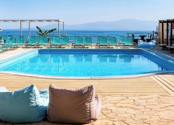 Agnes Beach Hotel Apartments 1