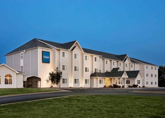 Travelodge by Wyndham Fort Scott 1