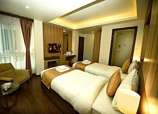 The Milestone Hotel 1