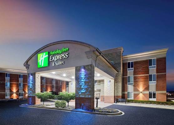 Holiday Inn Express & Suites AUBURN HILLS by IHG 1