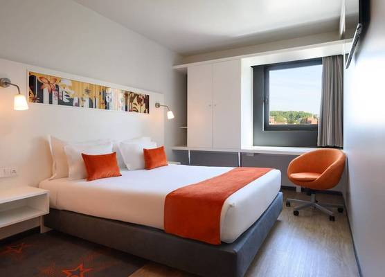 Star Inn Porto 1