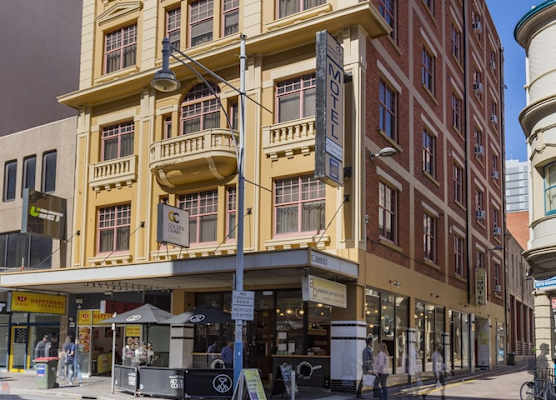 Adelaide Paringa 1
