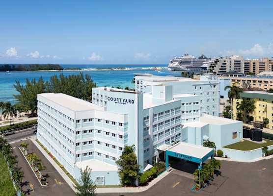 Courtyard by Marriott Nassau Downtown/Junkanoo Beach 1