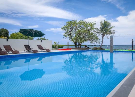 Lander's Bay Resort 1