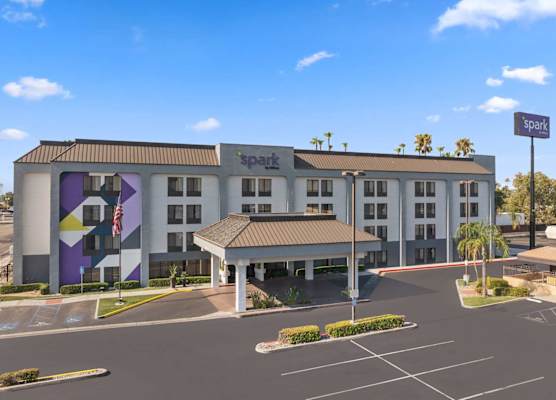 Spark by Hilton Bakersfield Central 1