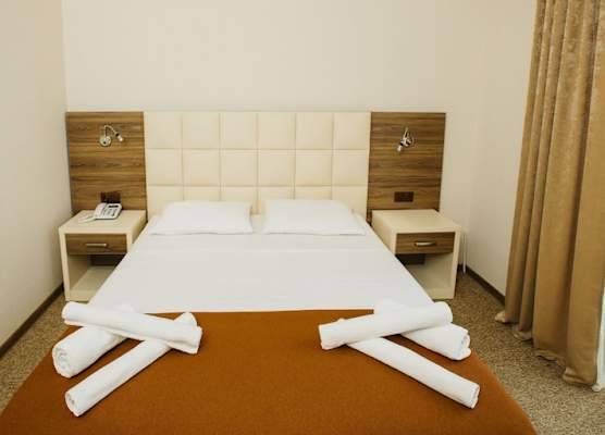 City Hotel 1