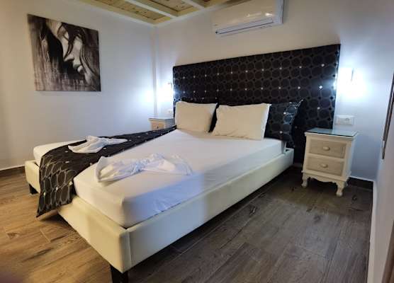 Vlycha Beach Apartments 1