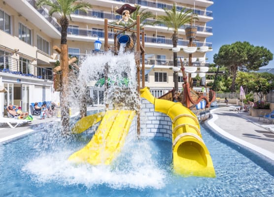Hotel Oasis Park Splash 1