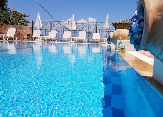 Avra Paradise Aparthotel 1