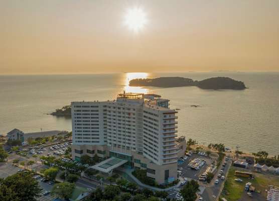 Beache Palace 1