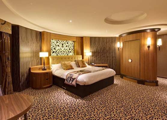 Drayton Manor Hotel 1