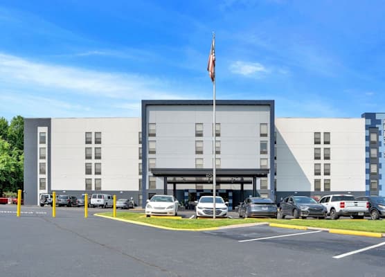 Alexis Inn and Suites Hotel 1