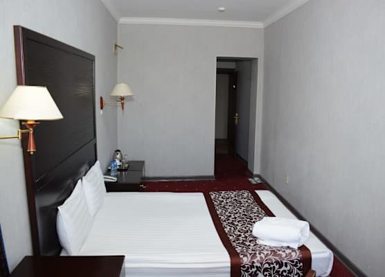 White House Hotel 1