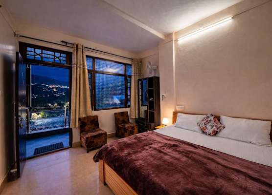India Hotel - Mall Road Nainital - Lake View 1