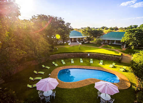 Batonka Guest Lodge 1