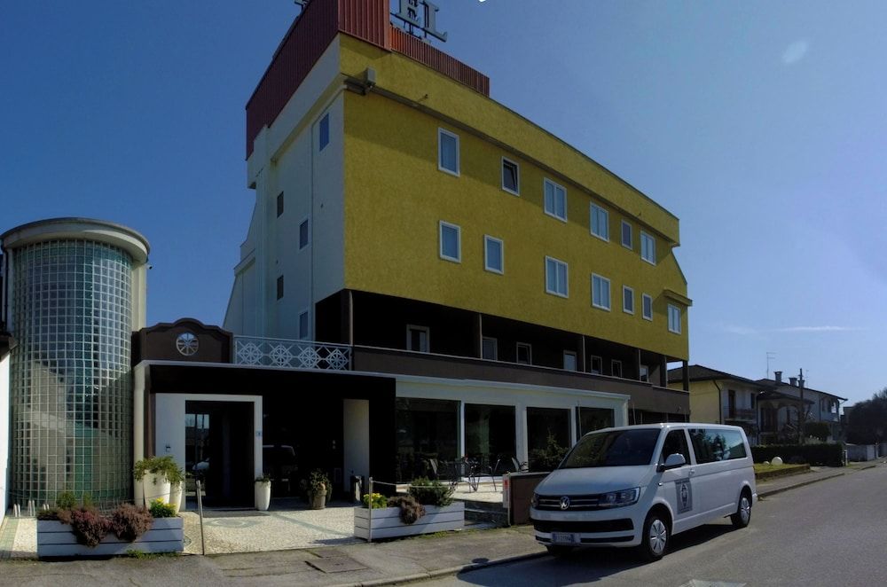 Bordeaux - Marcon - Hotel Ambra - Marcon