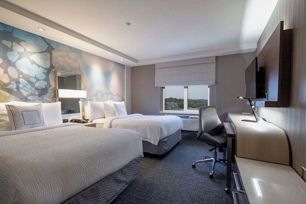 Lyon - New York-La Guardia - Courtyard by Marriott New York Queens/Fresh Meadows - New York-La Guardia