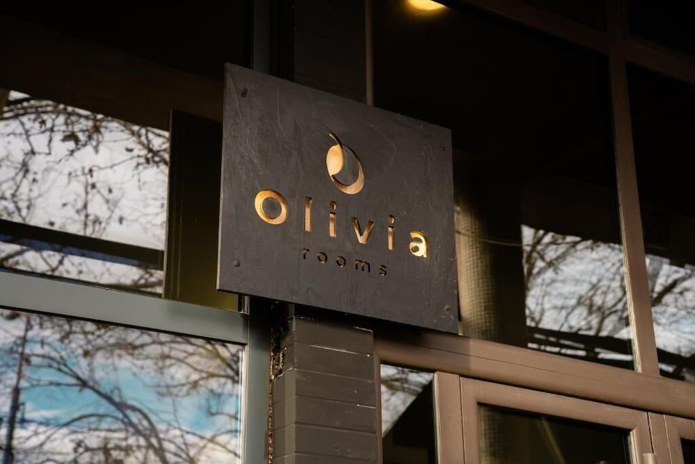 Paris - Belgrade - Olivia Rooms - Belgrade