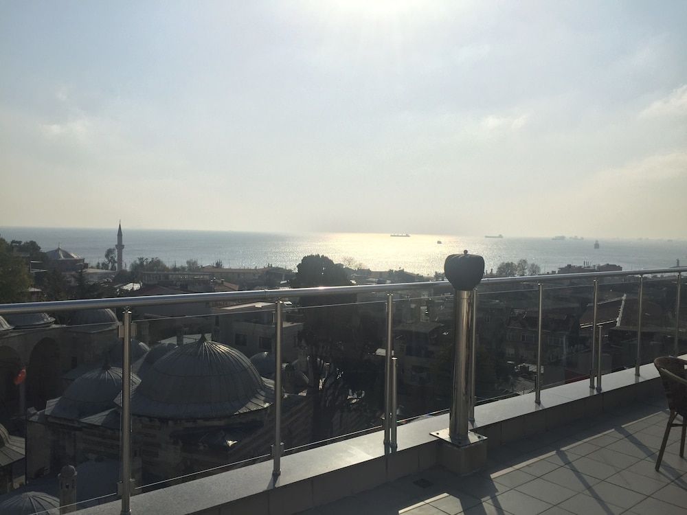 Lyon - Istanbul - Sultan Palace Hotel - Istanbul