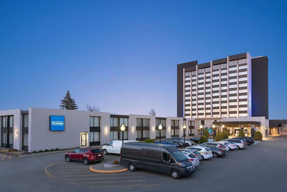 Paris - Quebec - Travelodge by Wyndham Quebec City Hotel & Convention Centre - Quebec