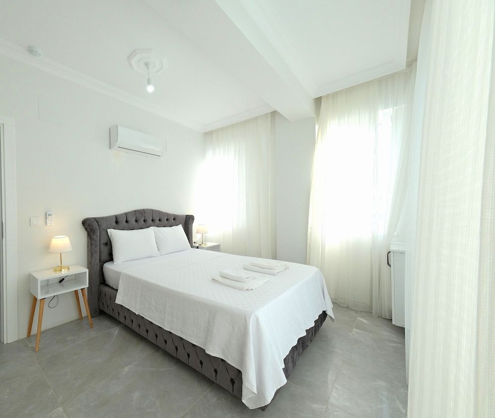 Lyon - Dalaman - The Dalaman Suites & Pansiyon Dalaman Airport 10 km - Dalaman