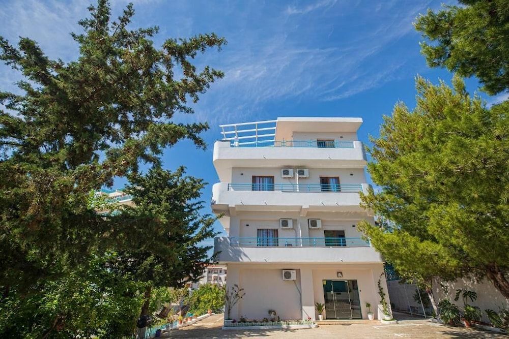 Paris - Vlorë - Villa Gaudium - Vlorë