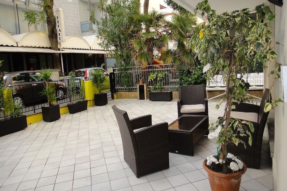Paris - Rimini - Hotel Bologna - Rimini