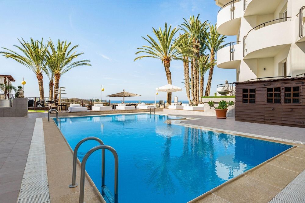 Lyon - Mazarrón - Ramada Resort by Wyndham Puerto de Mazarron - Mazarrón