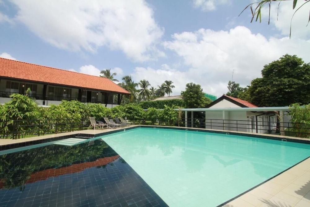 Paris - Kalutara - Garden Beach Hotel Kalutara - Kalutara