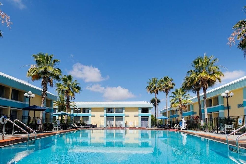 Paris - Orlando (FL) - Garnet Inn & Suites, Orlando - Orlando (FL)
