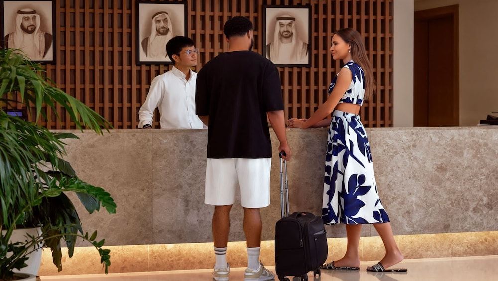 Lyon - Abu Dhabi - Andalus Al Seef Resort & Spa - Abu Dhabi