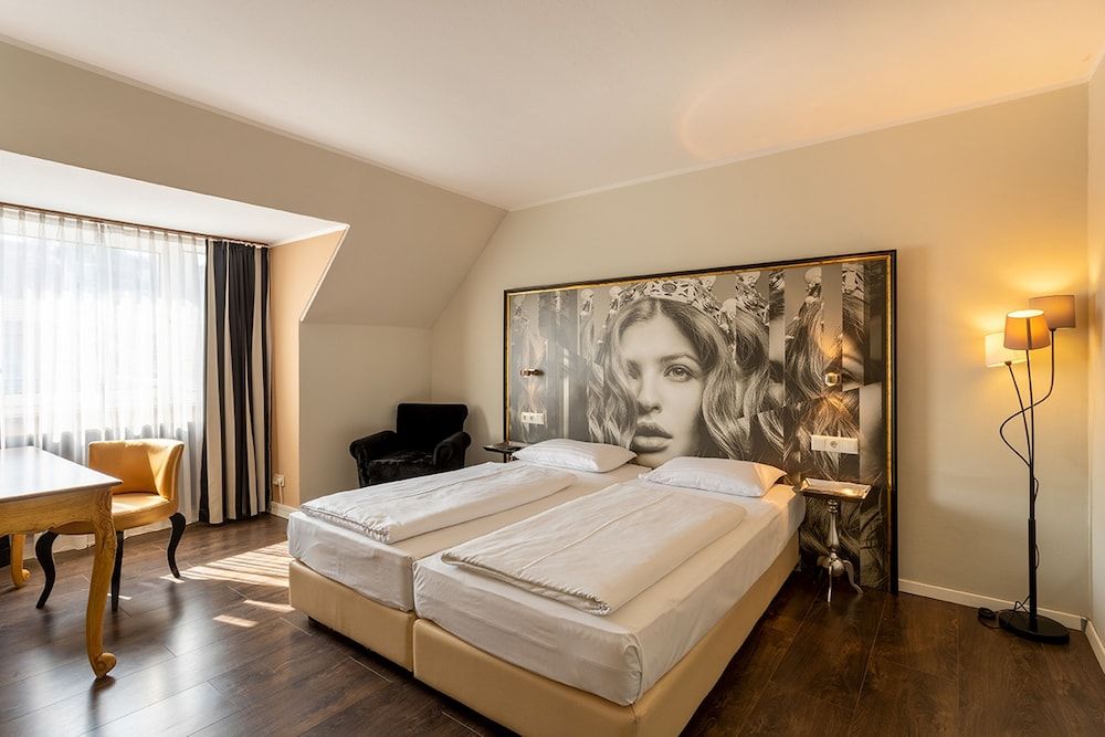 Paris - Vienne - Hotel Calmo - Vienne