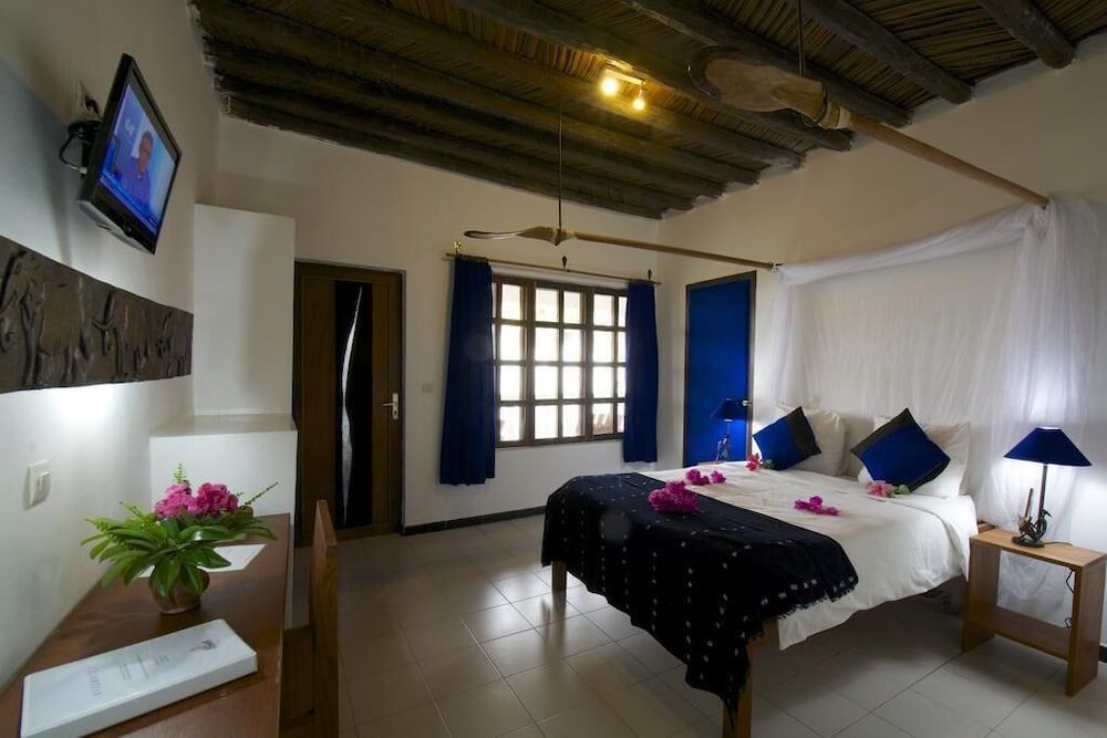 Paris - Ziguinchor - Hôtel Kadiandoumagne - Ziguinchor