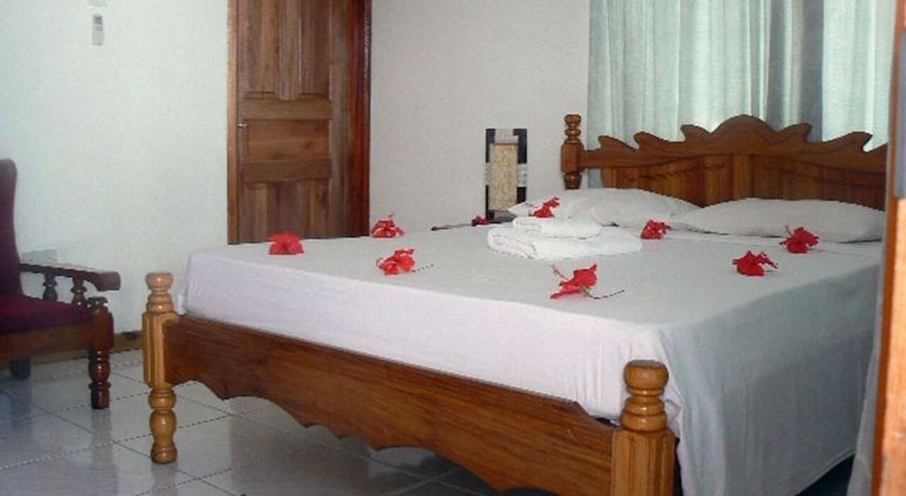 Paris - Seychelles, Océan Indien - Casadani Hotel - Seychelles, Océan Indien